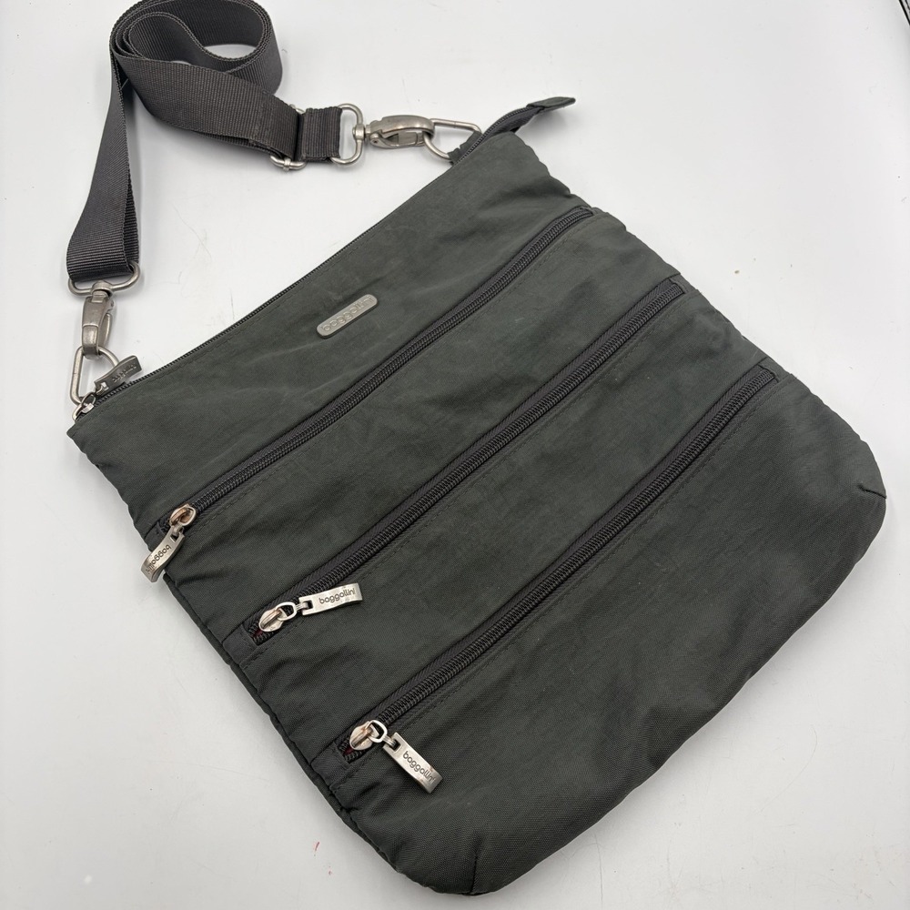 Baggallini Grey Crossbody Bag Zipper Accents Adjustable Strap Pockets Women